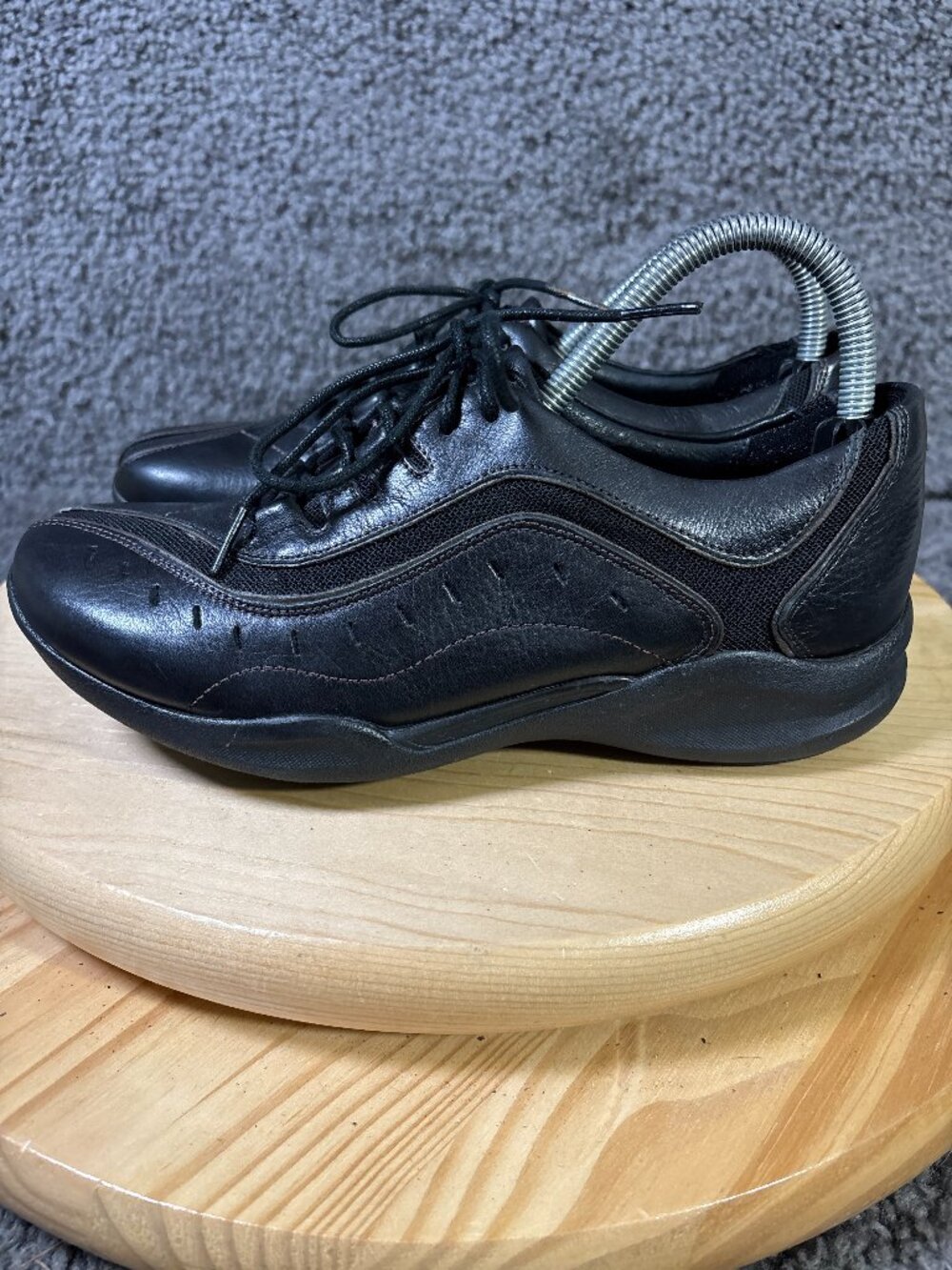Clarks Wave Wheel Walking Shoe Womens Size 7.5  Black Nubuck Leather Sneaker